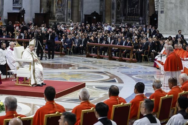 El papa crea a 20 nuevos cardenales, de ellos 1 español y 4 latinoamericanos.
