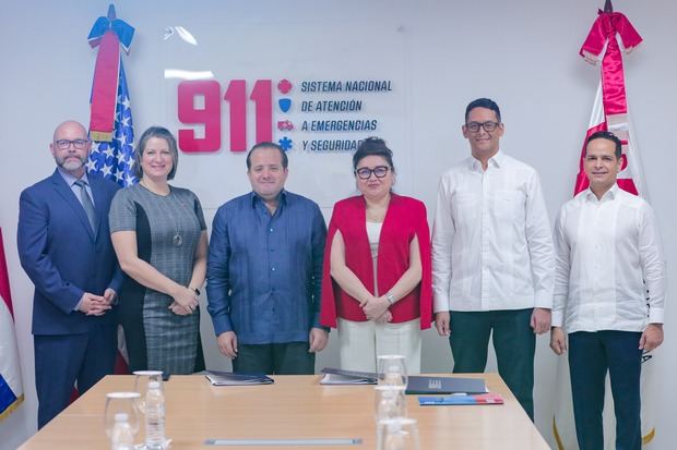 Embajada de EE. UU. y MINPRE firman Carta de Implementación para expansión del Sistema Nacional de Videovigilancia del 911.