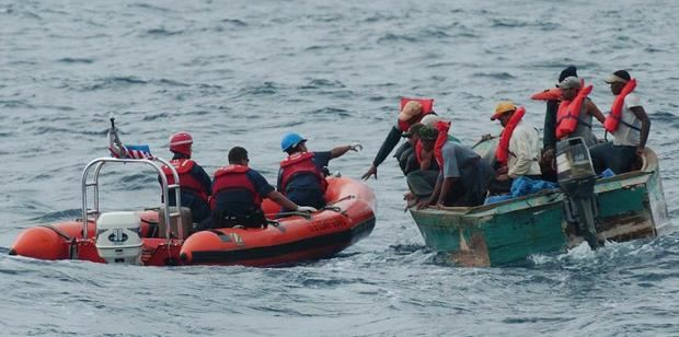 Tres personas murieron tras volcarse nave al tratar llegar ilegal a Puerto Rico.