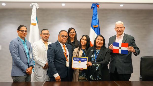 Milagros Ureña, directora general y Dr. Jorge Marte, director médico de CEDIMAT.