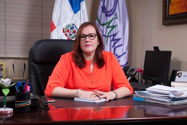 Ministra Janet Camilo reitera a la ciudadanía que cualquier persona puede denunciar la violencia machista con solo marcar desde cualquier teléfono celular el *212.