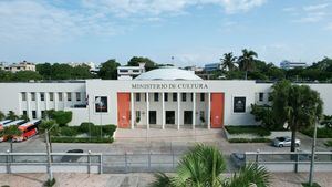 El Ministerio de Cultura inicia evaluación del mural de Silvano Lora en San Pedro de Macorís