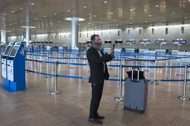 Israel cierra su aeropuerto internacional para evitar ingreso de nuevas cepas.