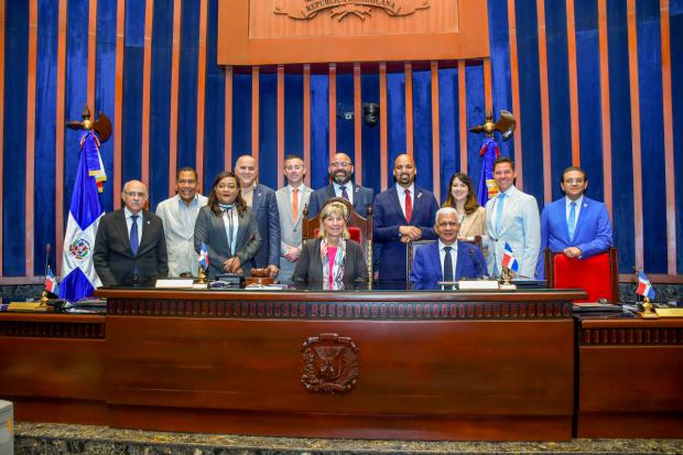 Senado de la República recibe delegación de legisladores del Estado de Massachusetts