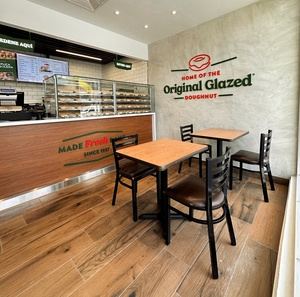 Parte Parcial de la Tienda Krispy Kreme en Plaza Moderna.