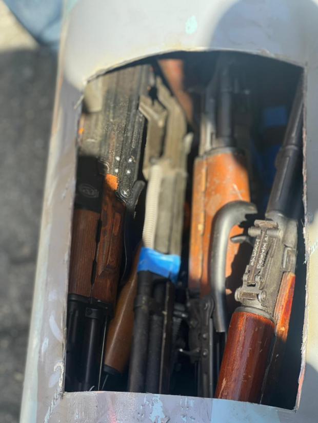 Aduanas desmantela red de contrabando con incautación de 37 armas en Haina