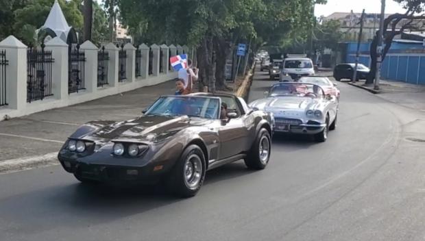 Duartianos invitan este domingo a exhibición y desfile de autos antiguos