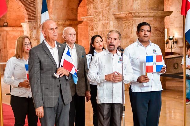 Juan Pablo Uribe ofrece el discurso de rigor en el  Panteón Nacional.