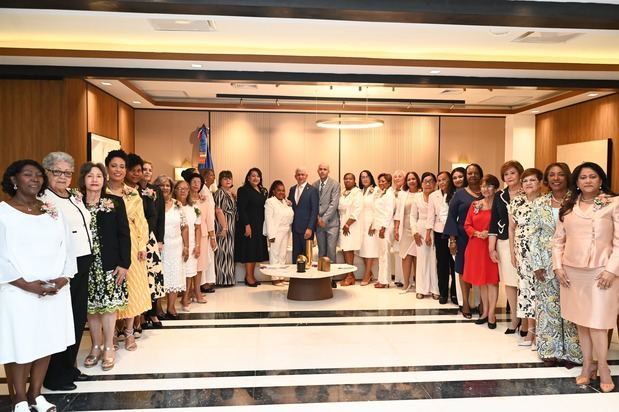 Senado reconoce liderazgo de 32 mujeres dominicanas en el marco del Día Internacional de la Mujer.