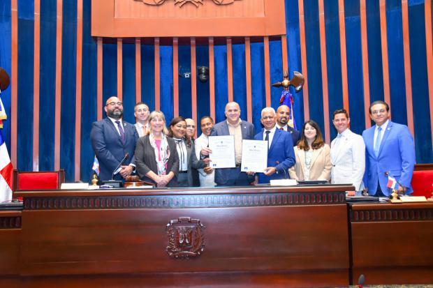 Senado de la República recibe delegación de legisladores del Estado de Massachusetts