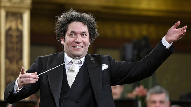 Director de orquesta venezolano Gustavo Dudamel entusiasmó este jueves, al frente de la Filarmónica de Viena.