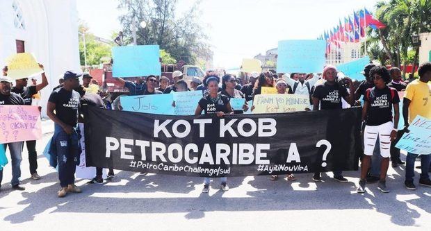 Juez de Haití ordena comparecer a siete ex altos cargos por caso Petrocaribe.
