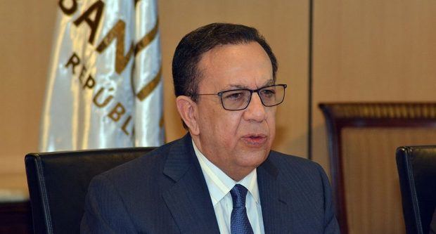 Héctor Valdez Albizu gobernador del Banco Central.