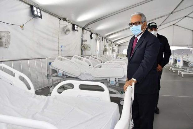 Ministro de Salud Pública, Rafael Sánchez Cárdenas, dijo este viernes en La Vega que la carpa hospital donada por el PRM, es muy calurosa.