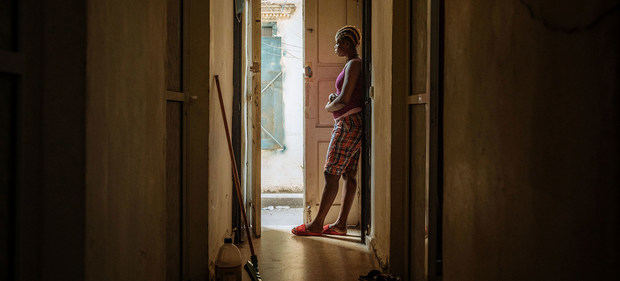 Muchas mujeres migrantes han perdido sus empleos como trabajadoras domésticas.