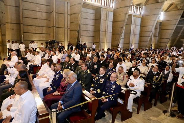 Estuvieron presentes funcionarios del , asi como gobierno participaron feligreses que hacen peregrinación .  