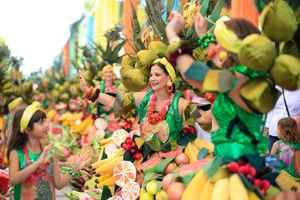 Félix Sánchez: Rey Momo del Carnaval de Punta Cana 2025