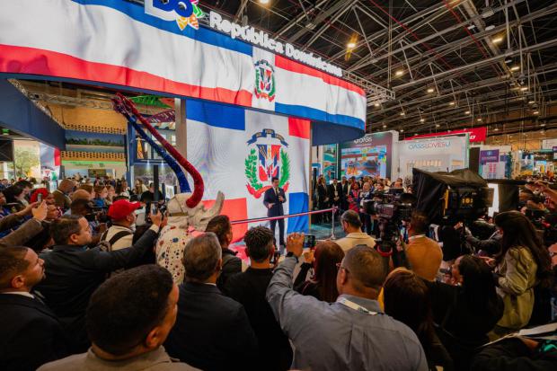 David Collado inaugura stand de RD en feria turística de ANATO, en Colombia