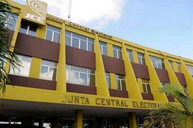 Junta Central Electoral, JCE, inició este viernes el proceso de impresión de 405,000 páginas del padrón para las elecciones venideras.