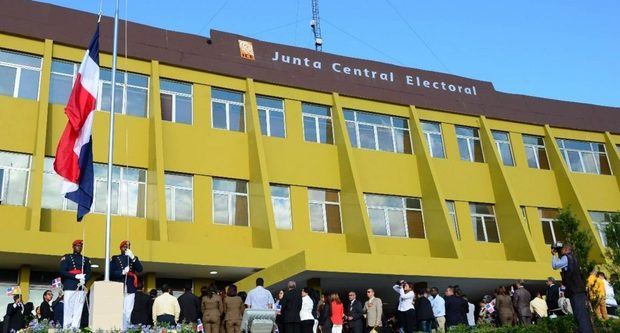 Junta Central Electoral, JCE, extendió este martes el plazo para la presentación de propuestas de candidaturas.