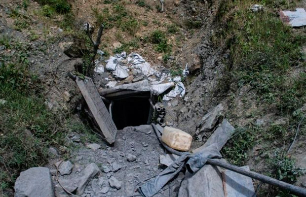 Rescatan 3 cadáveres en mina de ámbar en República Dominicana tras accidente.