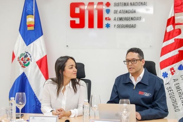 Ministra de Interior y Policía conoce innovaciones tecnológicas del 911.