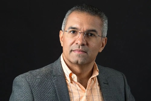 Nestor Estévez.