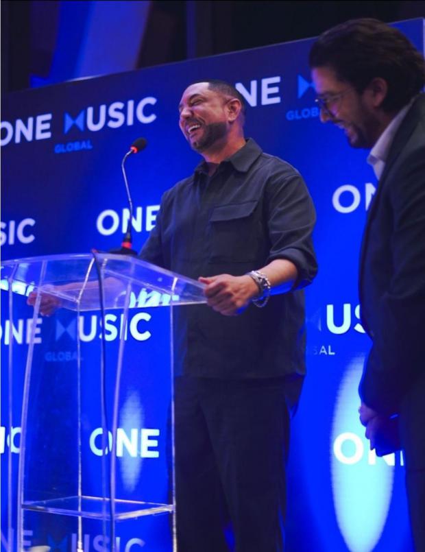 One Music Global rinde homenaje a los talentos musicales en un evento espectacular