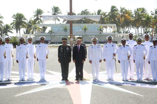 Ceremonia de graduación de la LXVIII Promoción de Damas y Caballeros Guardiamarinas 2015-2019, encabezada por el presidente Danilo Medina y altos mandos militares, realizada en la Academia Naval Vicealmirante César A. De Windt Lavandier.