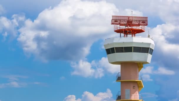 Un nuevo radar reforzaría la seguridad operacional del sistema aeronáutico.