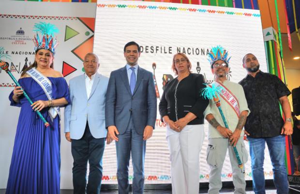 Ministro de Cultura anuncia desfile de Carnaval con más de 5 millones en premios