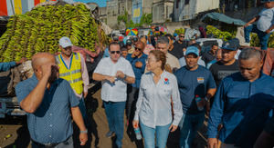 Ministro Paliza y alcaldesa Mejía inspeccionan mercados de la Duarte y Villas Agrícolas