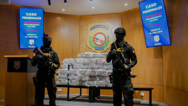 DNCD incauta 766 paquetes de cocaína en operativo en Pedernales y arresta a seis hombres