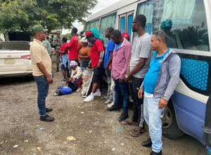 El Ejército detiene a 30 haitianos indocumentados en Montecristi