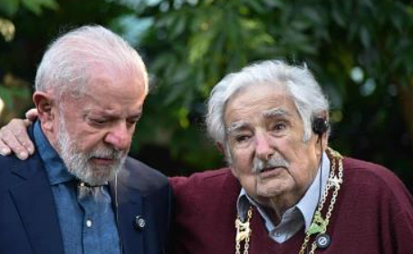 Lula condecora a su amigo Mujica: 'Un hermano no se escoge, pero un compañero sí'