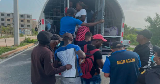 República Dominicana seguirá su política migratoria ante crisis 'sin precedentes' en Haití.