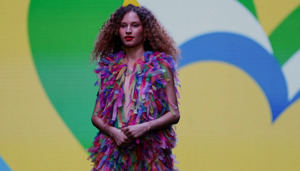 Agatha Ruiz de la Prada derrocha colorismo y positivismo en la 'Quito Fashion Week'