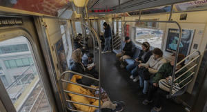 Una mujer quemada viva intencionadamente en un vagón del metro de Nueva York