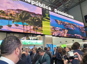 República Dominicana brilla en Fitur 2025 con su innovador stand de turismo de pantalla