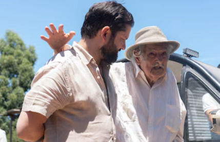 Boric destaca la importancia de la honestidad en su encuentro con Mujica