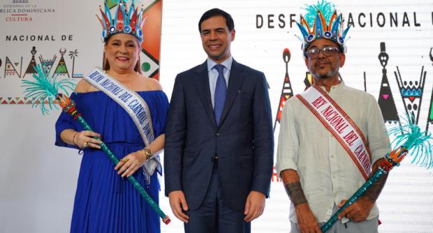 Ministro de Cultura anuncia desfile de Carnaval con más de 5 millones en premios