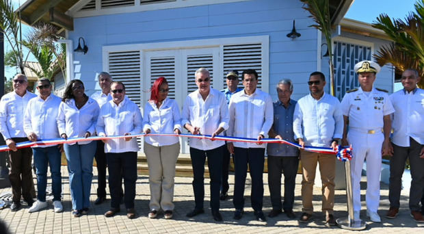 Gobierno entrega la reconstruida Plaza del Pueblo de los Pescadores en Las Terrenas