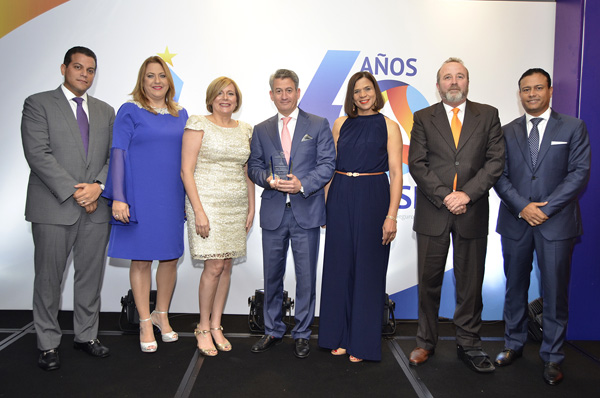 Seguros SURA recibe premios a la Excelencia ADOCOSE 2017