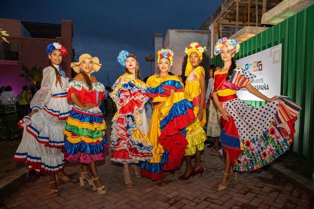 Trajes típicos de las distintas ciudades coloniales del Caribe.