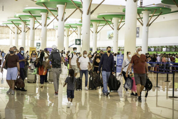 Se incrementa llegada de turistas cubanos a RD.