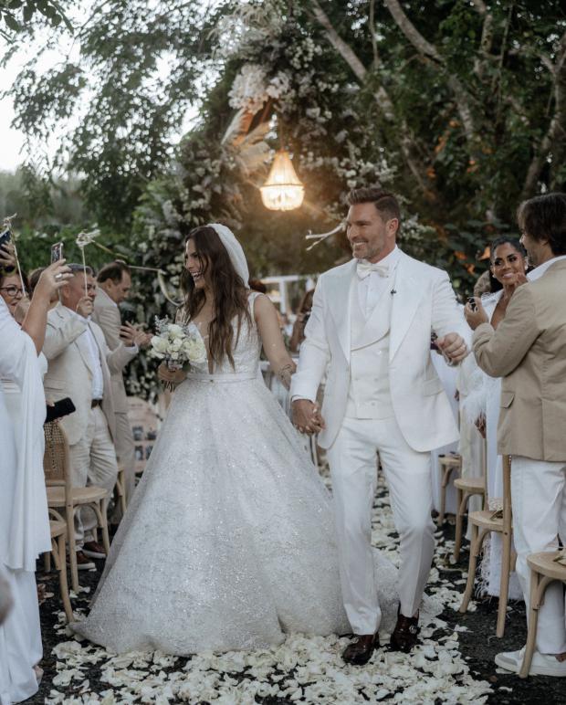 Julián Gil y Valeria Marín celebran su amor en una emotiva boda en Puerto Rico