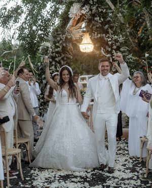 Julián Gil y Valeria Marín celebran su amor en una emotiva boda en Puerto Rico