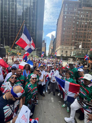 Adriano Espaillat: El Dominicano Más Aplaudido en el 42 Aniversario del Dominican Day Parade