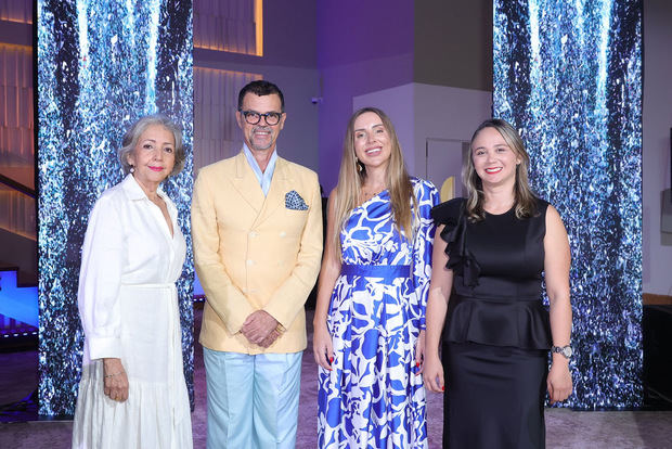 Mirta Sánchez, Sócrates McKinney, Marta Amengual y Estela Coiscou.