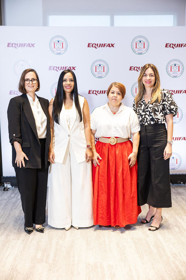 Adriana Del Conte, Delores Sánchez, Hilda Karina Abreu y Alexandra Martino.